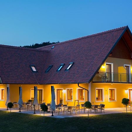 Weingut-Gaestezimmer Uhl Ratsch an der Weinstraße 外观 照片